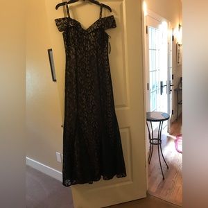 Petite evening dress with tags